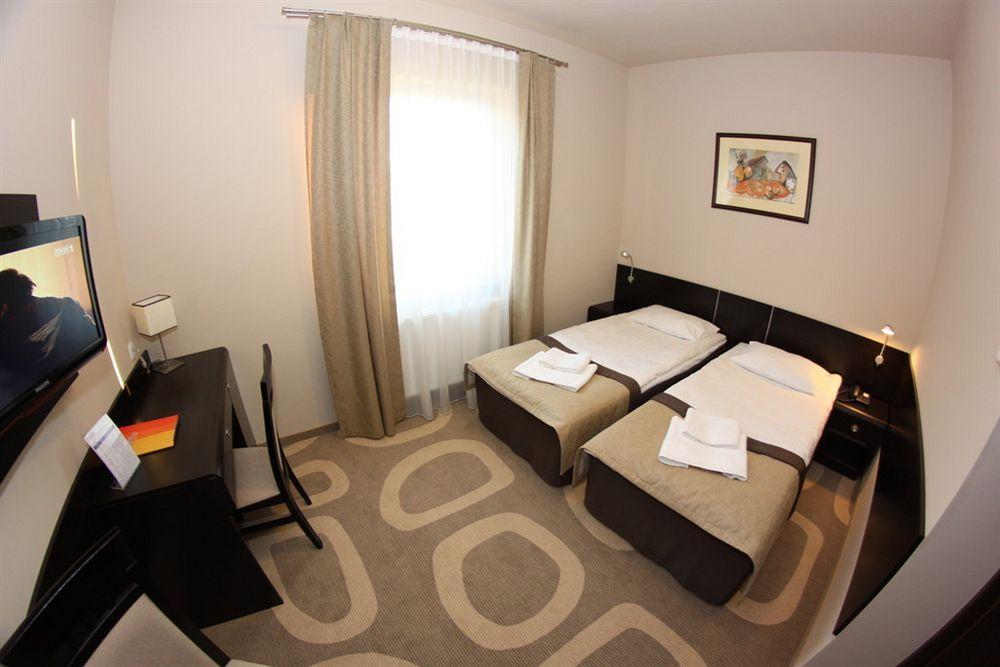 Hotel Picaro Stok Łagów Buitenkant foto