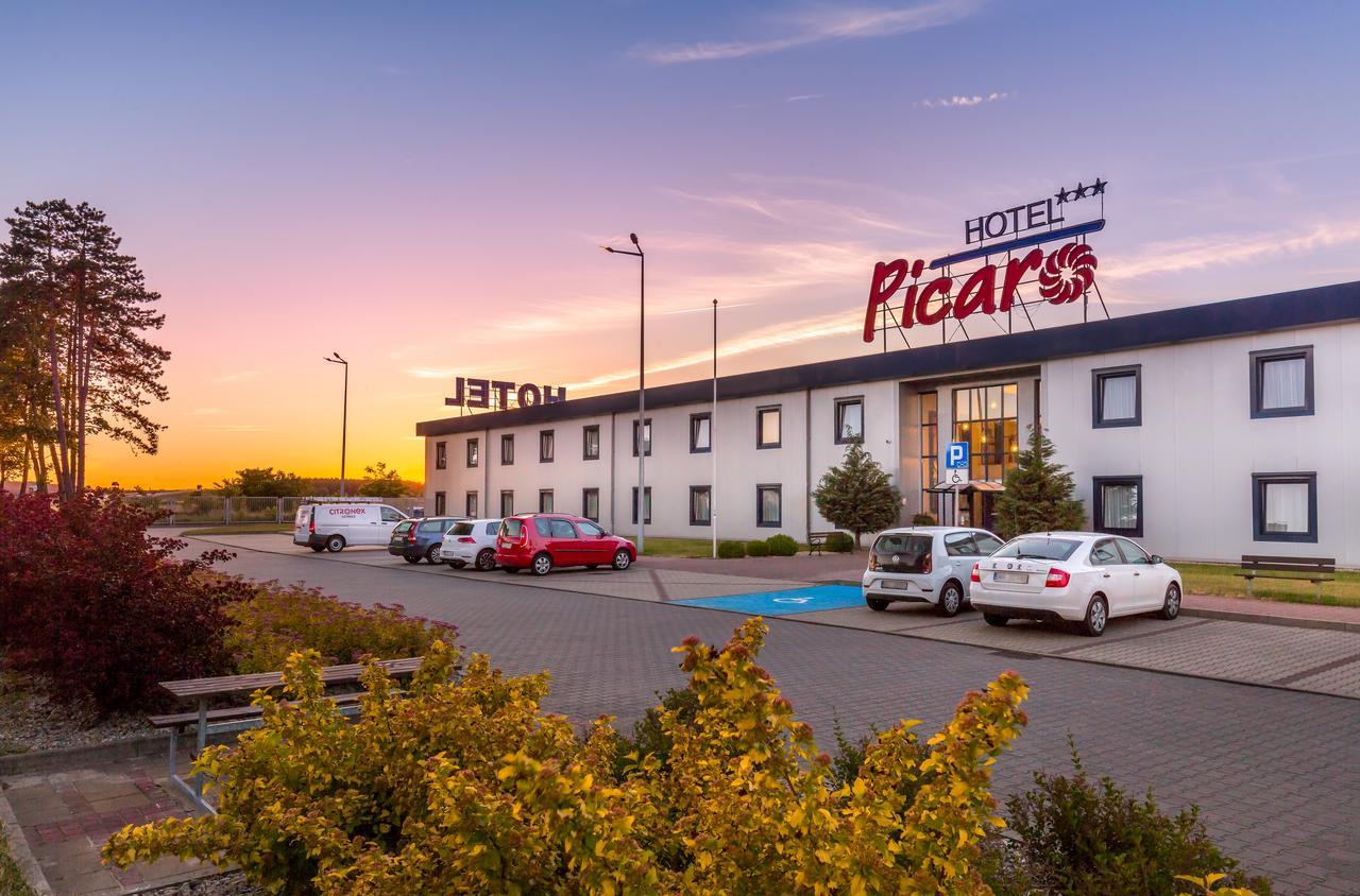 Hotel Picaro Stok Łagów Buitenkant foto