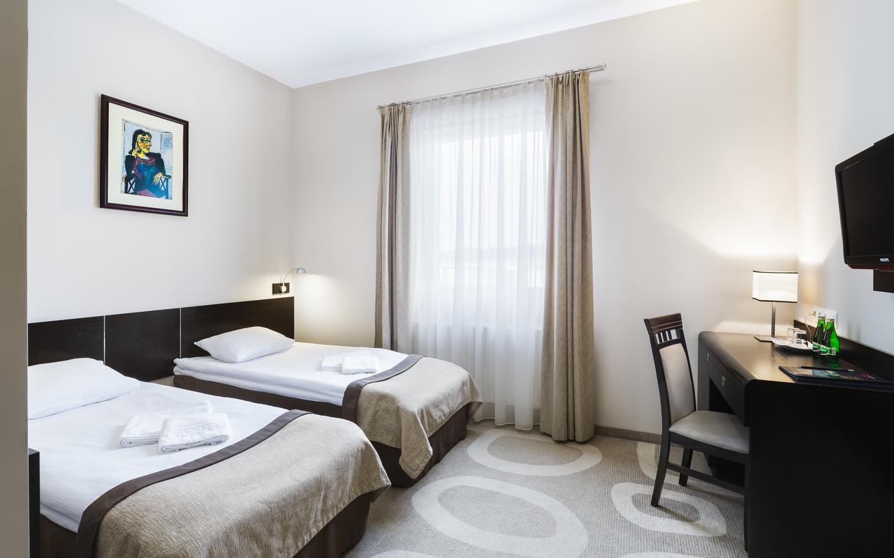 Hotel Picaro Stok Łagów Buitenkant foto